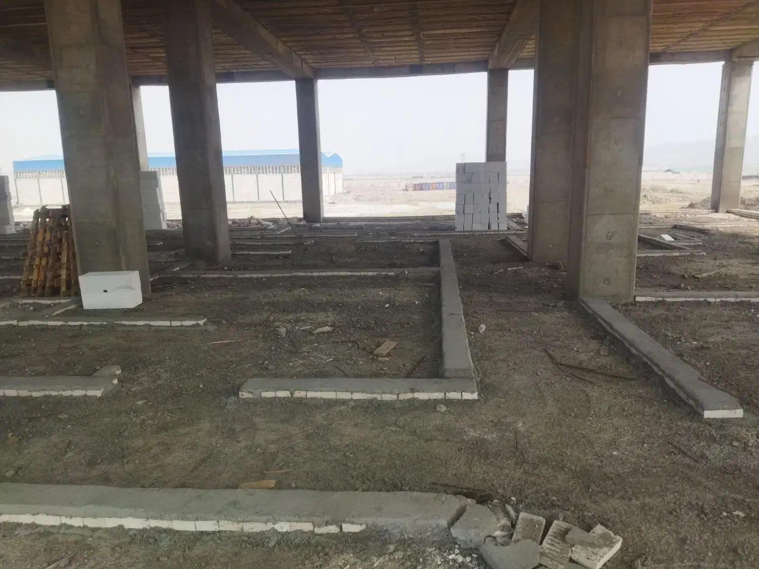 نیازمند استاد هبلکس کار و کاشی کار|استخدام معماری، عمران و ساختمانی|بندرعباس, |دیوار