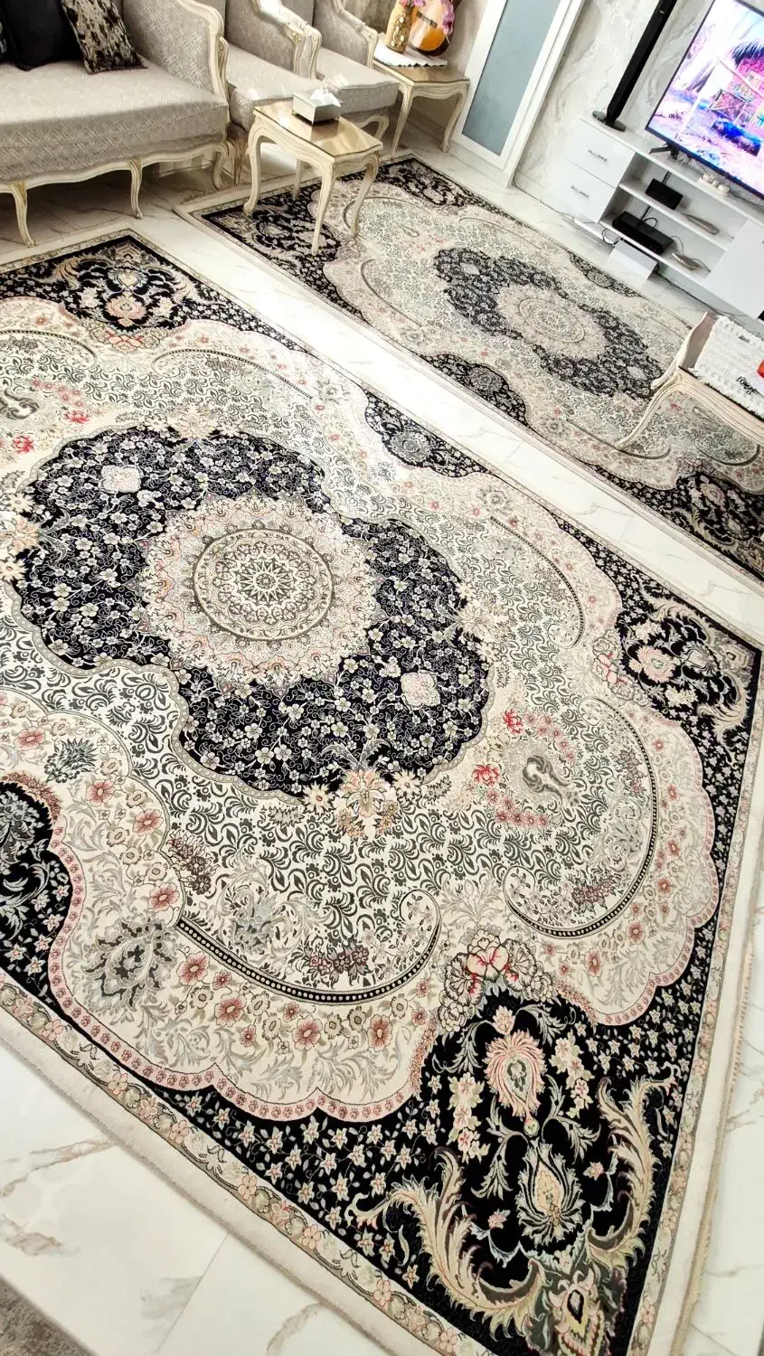 ۲ عدد فرش ۹ ماری ۷۵۰ شانه دونه یی ۵۰۰ و۱۰|فرش|قرچک, زیبا شهر|دیوار