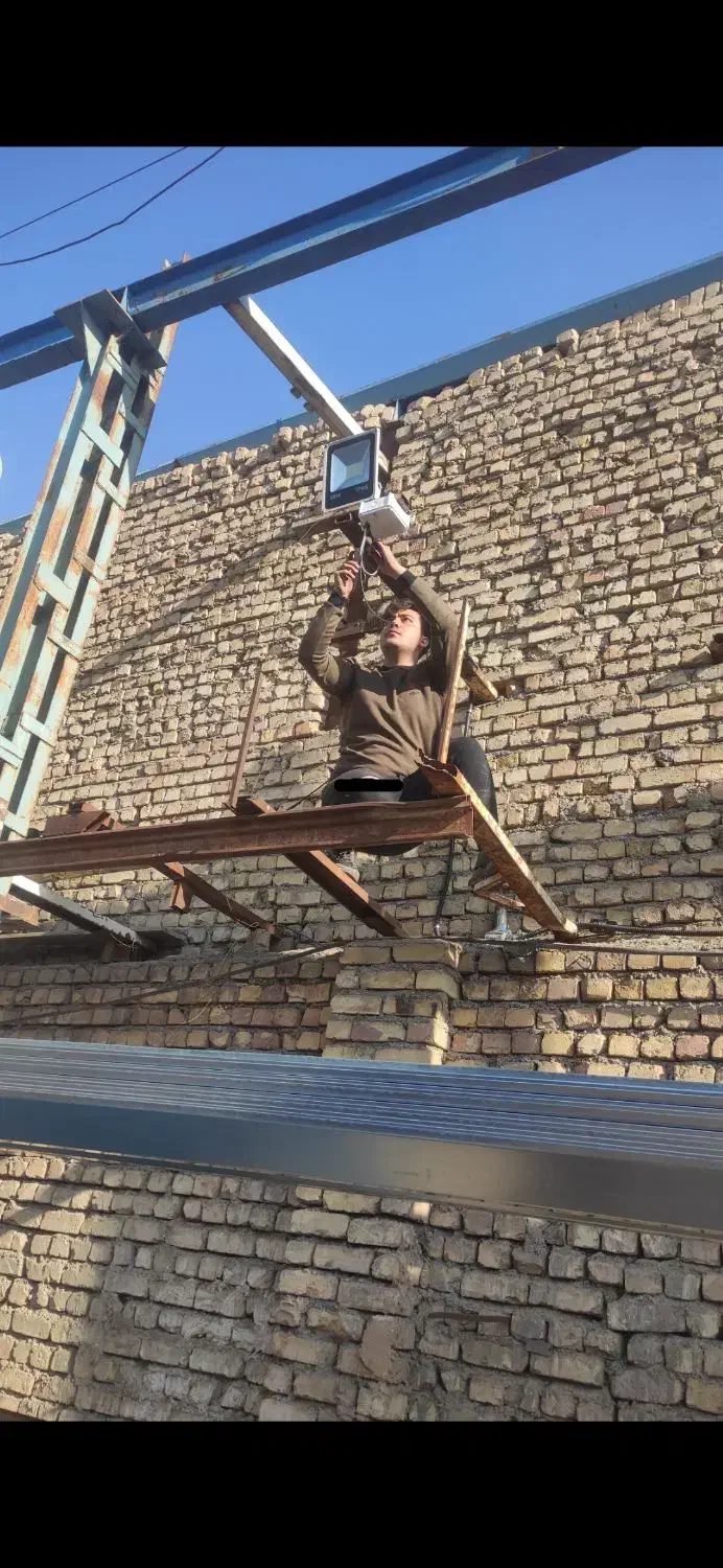 نصاب دوربین مداربسته نصاب دزدگیر|خدمات پیشه و مهارت|اصفهان, آبشار|دیوار