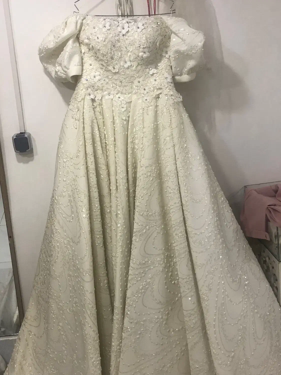 لباس عروس|لباس|سبزوار, قائم|دیوار