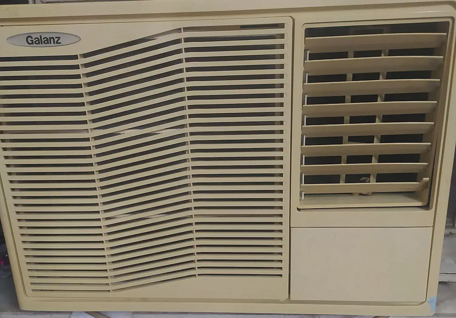 کولر پنجره ای|کولر گازی و فن‌کوئل|گنبد کاووس, |دیوار