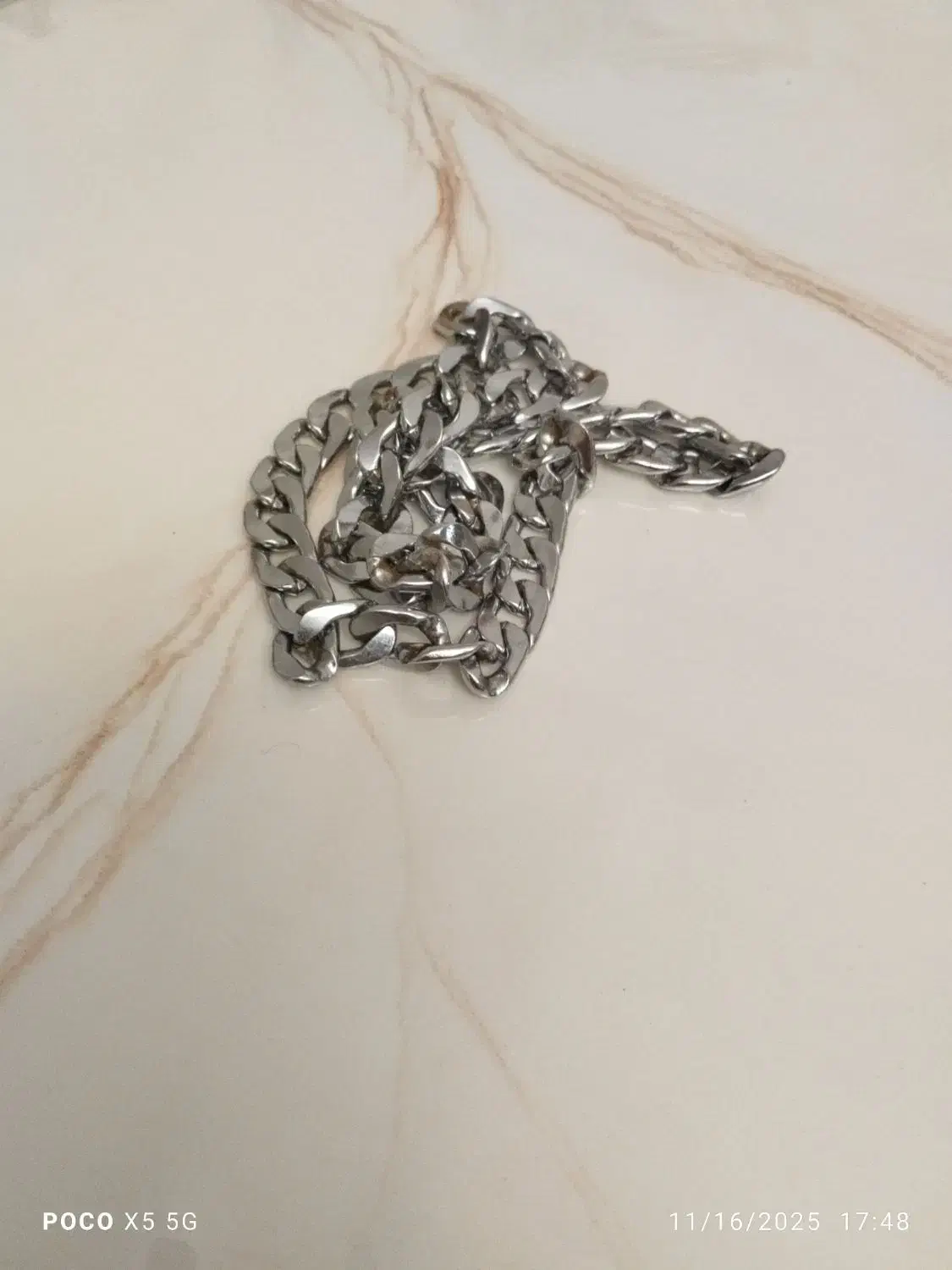 زنجیر (گردنبند)|بدلیجات|یزد, |دیوار