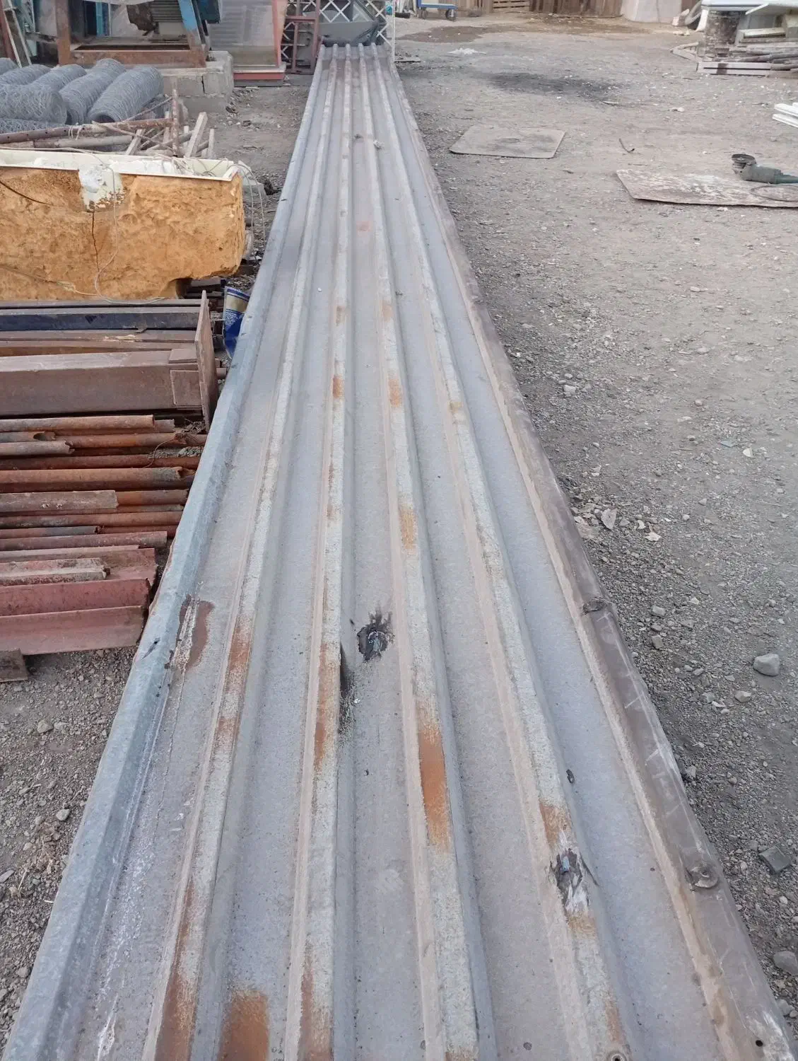 ورق شیروانی و پایه فنس و انواع در آهنی|عمدهفروشی|سمنان, |دیوار