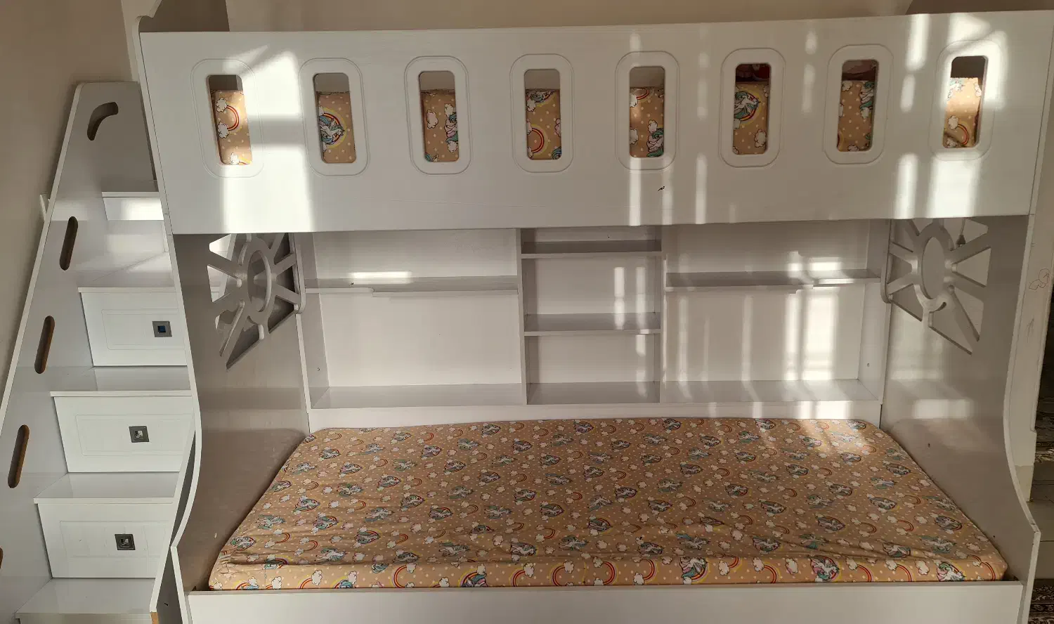 تخت دوطبقه|تخت و سرویس خواب|مرودشت, فاز دوم شهرک فرهنگیان|دیوار