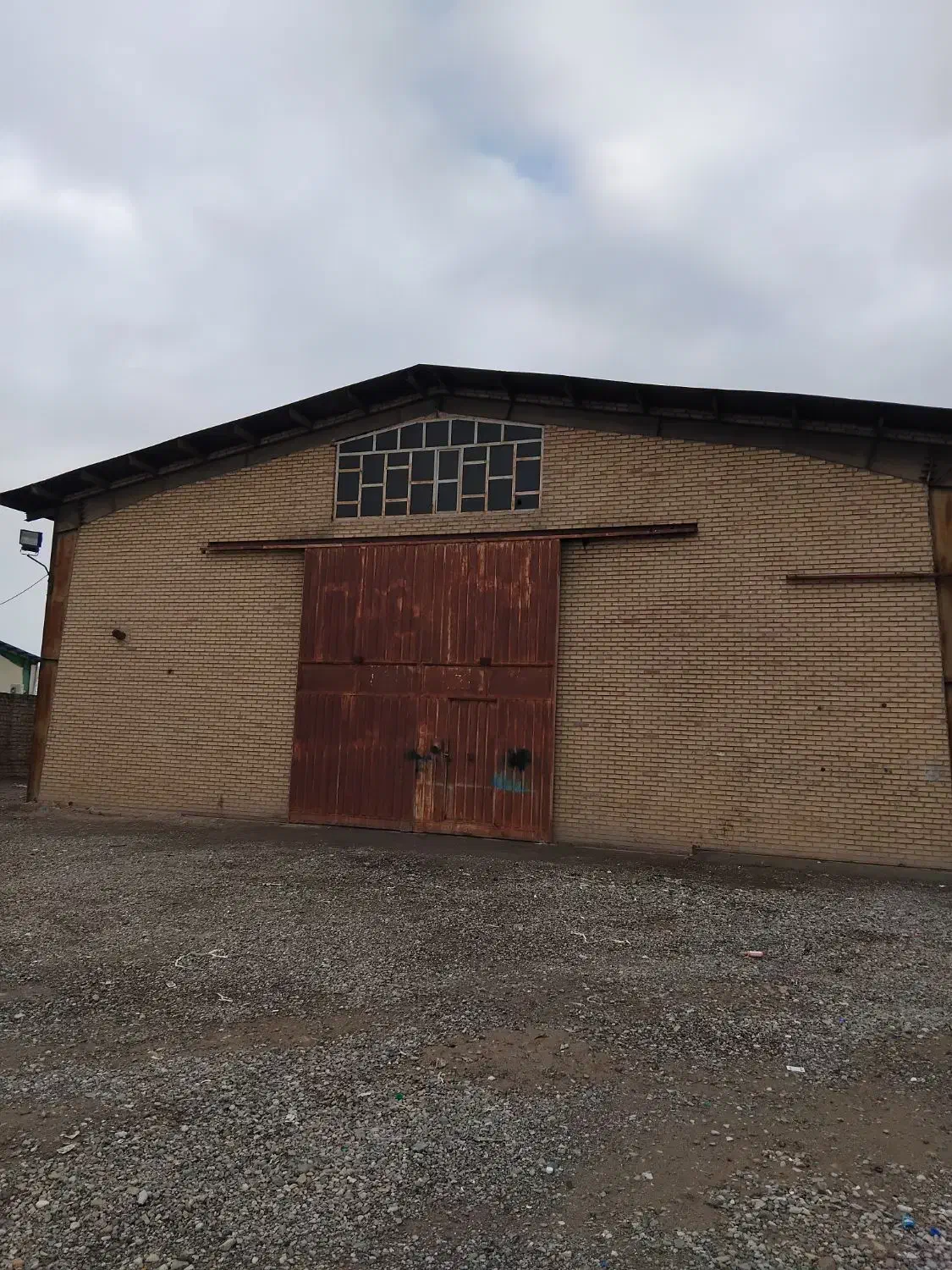 سوله کارگاهی با محوطه بزرگ|اجارهٔ دفتر صنعتی، کشاورزی، تجاری|کاشان, مزرعه نواب|دیوار