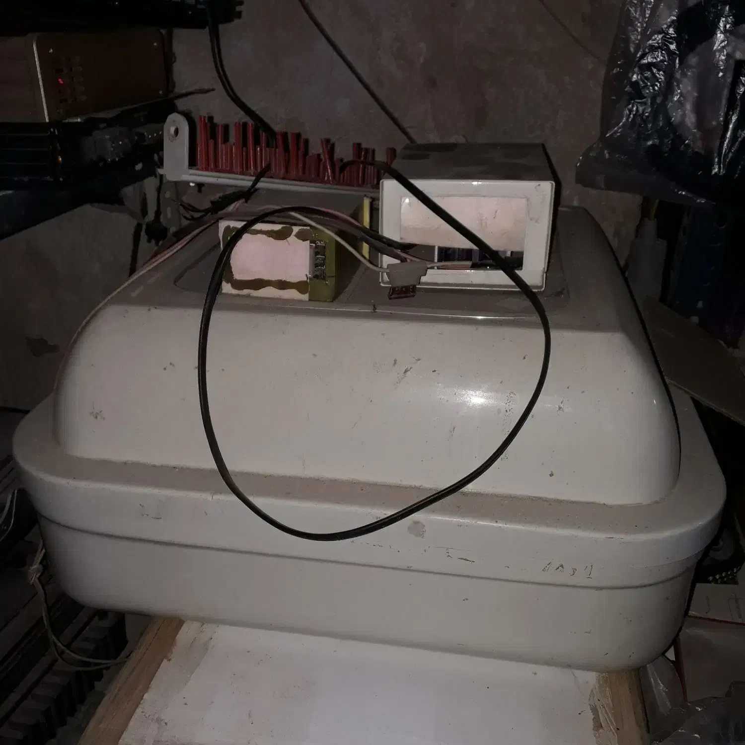 دستگاه جوجه کشی و قفس|لوازم جانبی حیوانات|قم, قلعه صدری|دیوار