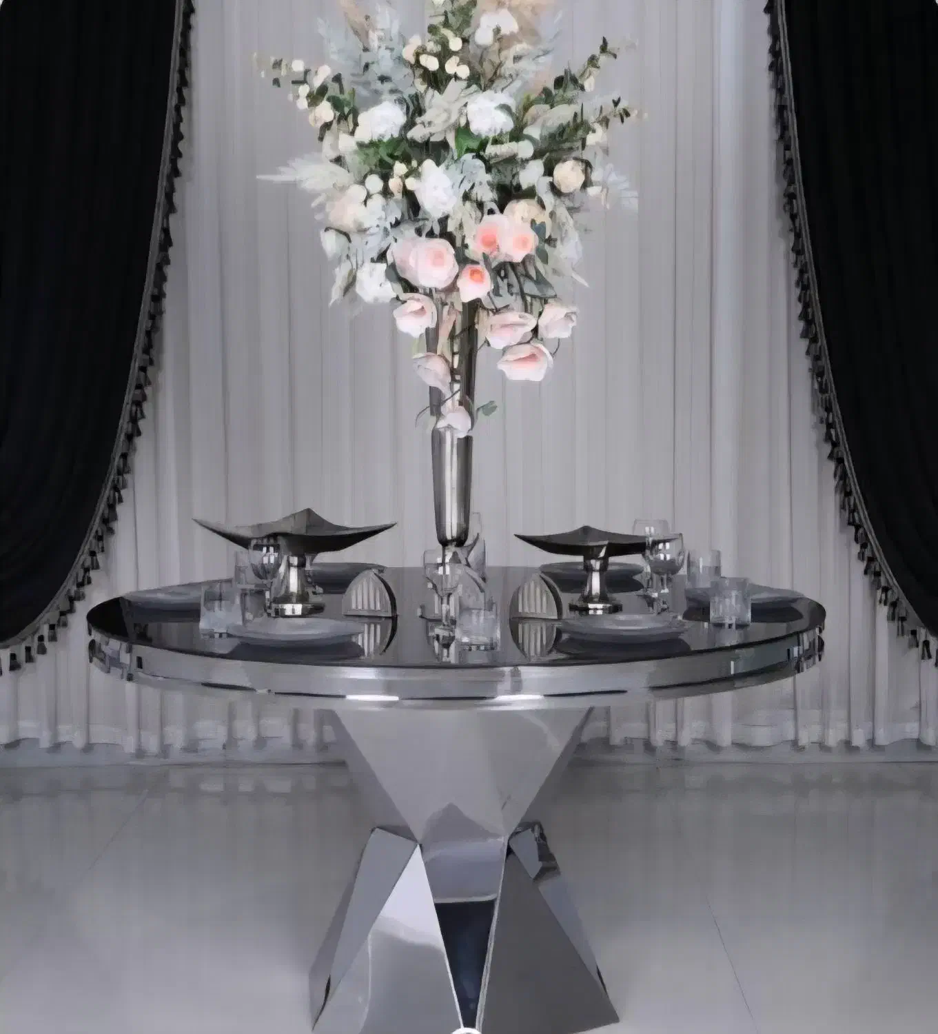 صندلی تالار پهلوان|میز و صندلی غذاخوری|تهران, اکباتان|دیوار