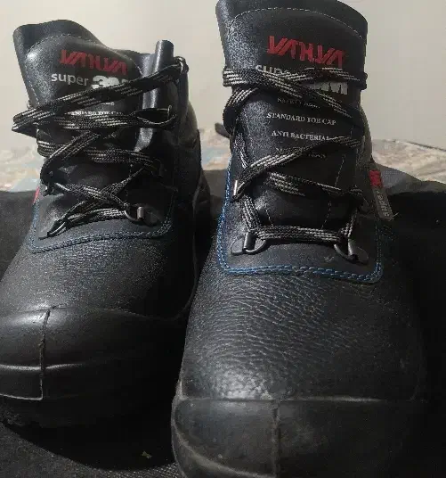 کفش کار|کیف، کفش، کمربند|پاکدشت, پاکدشت (مامازند)|دیوار