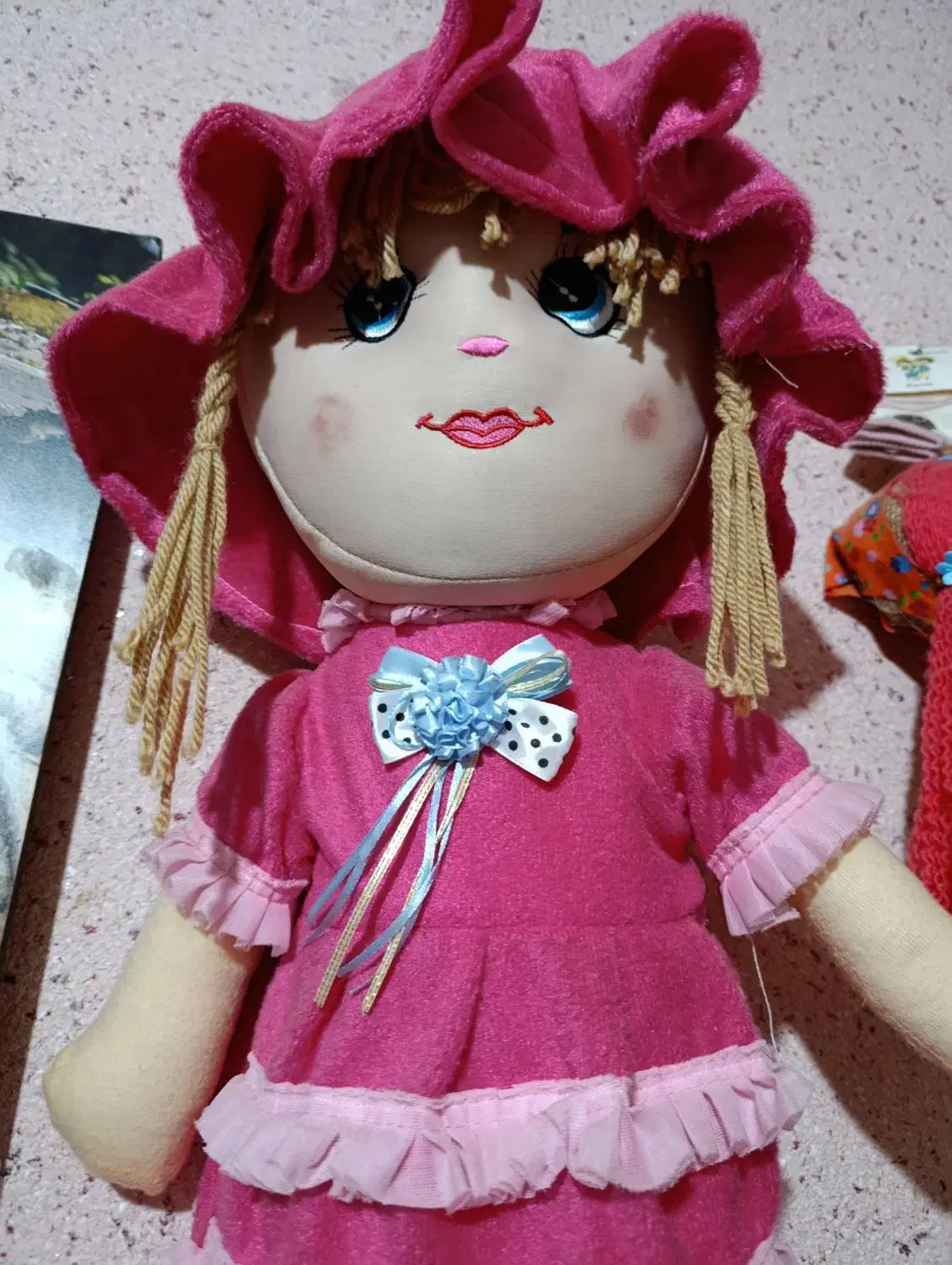 عروسک دختر|اسباببازی|رودبنه, |دیوار