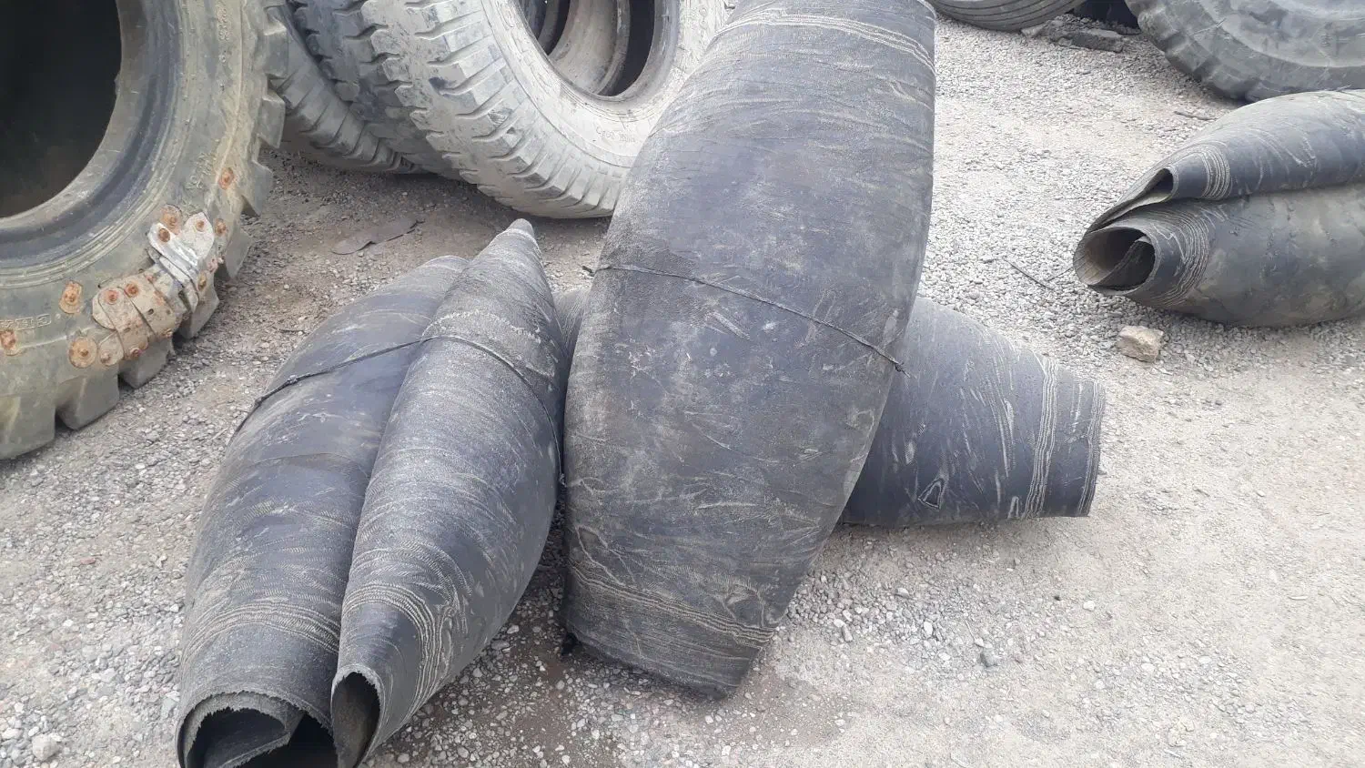 همه سایز منجید دور لودر تراکتور گریدر کامیون|قطعات یدکی و لوازم جانبی|مشهد, رسالت|دیوار