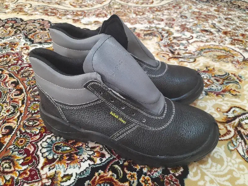 کفش ایمنی سایز ۴۳|کیف، کفش، کمربند|دورود, |دیوار