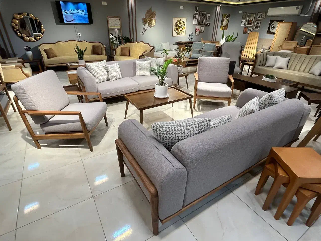 جذب نیروی خدماتی|استخدام خدمات فروشگاه و رستوران|برازجان, |دیوار