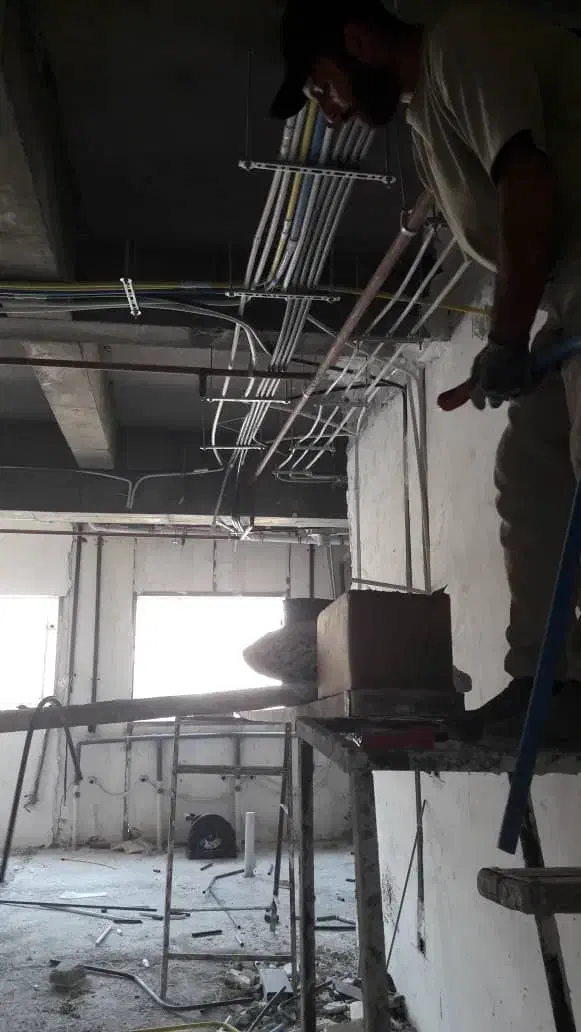 برق کار . برقکشی ساختمان ‌ . نصب دوربین و دزدگیر|خدمات پیشه و مهارت|اسلام‌‌آباد غرب, |دیوار