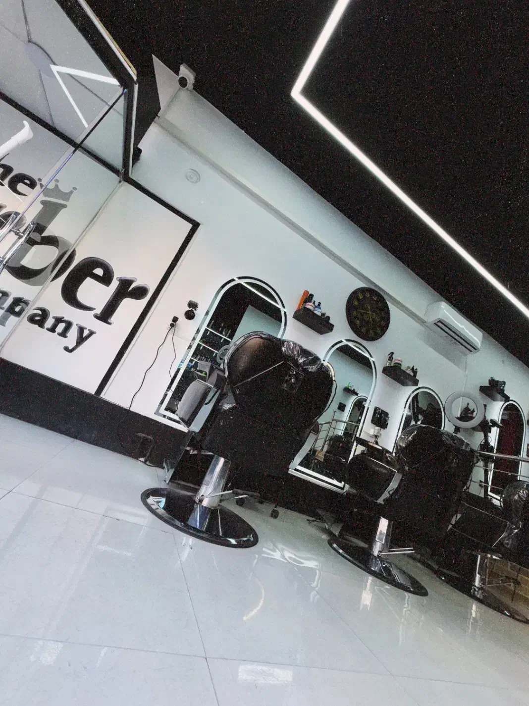 استخدام آرایشگر ماهر و باتجربه در سالن مردانه|استخدام درمانی، زیبایی، بهداشتی|اراک, |دیوار