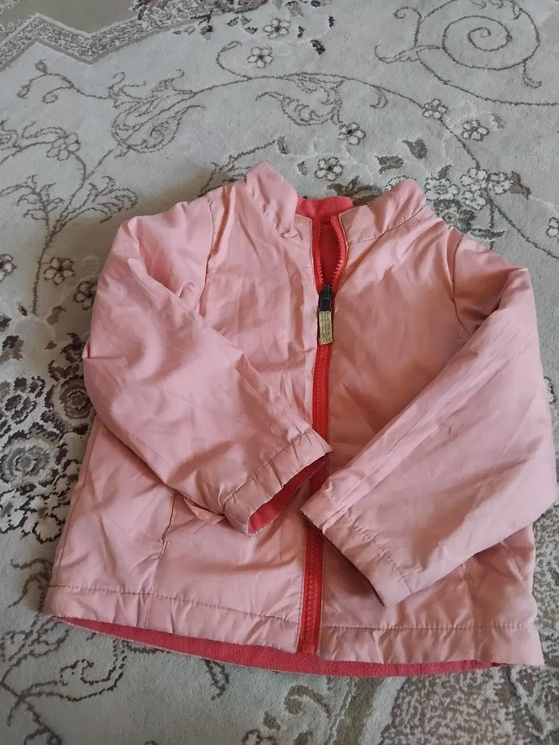 ۳عددکاپشن دخترانه ۲۰۰هزارتومان.ازسن ۲تا۴سالگی|کفش و لباس بچه|خوی, |دیوار