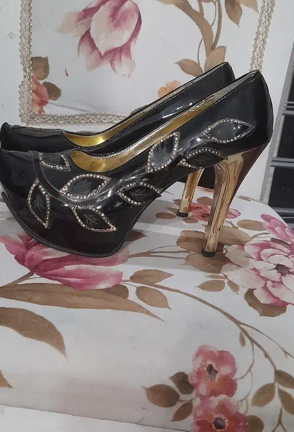 کفش مجلسی|کیف، کفش، کمربند|ابهر, |دیوار