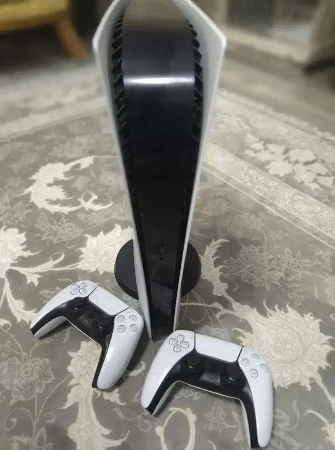 Ps5 معمولی بدون جعبه|کنسول، بازی ویدئویی و آنلاین|کاشان, فاز ۱ ناجی آباد|دیوار