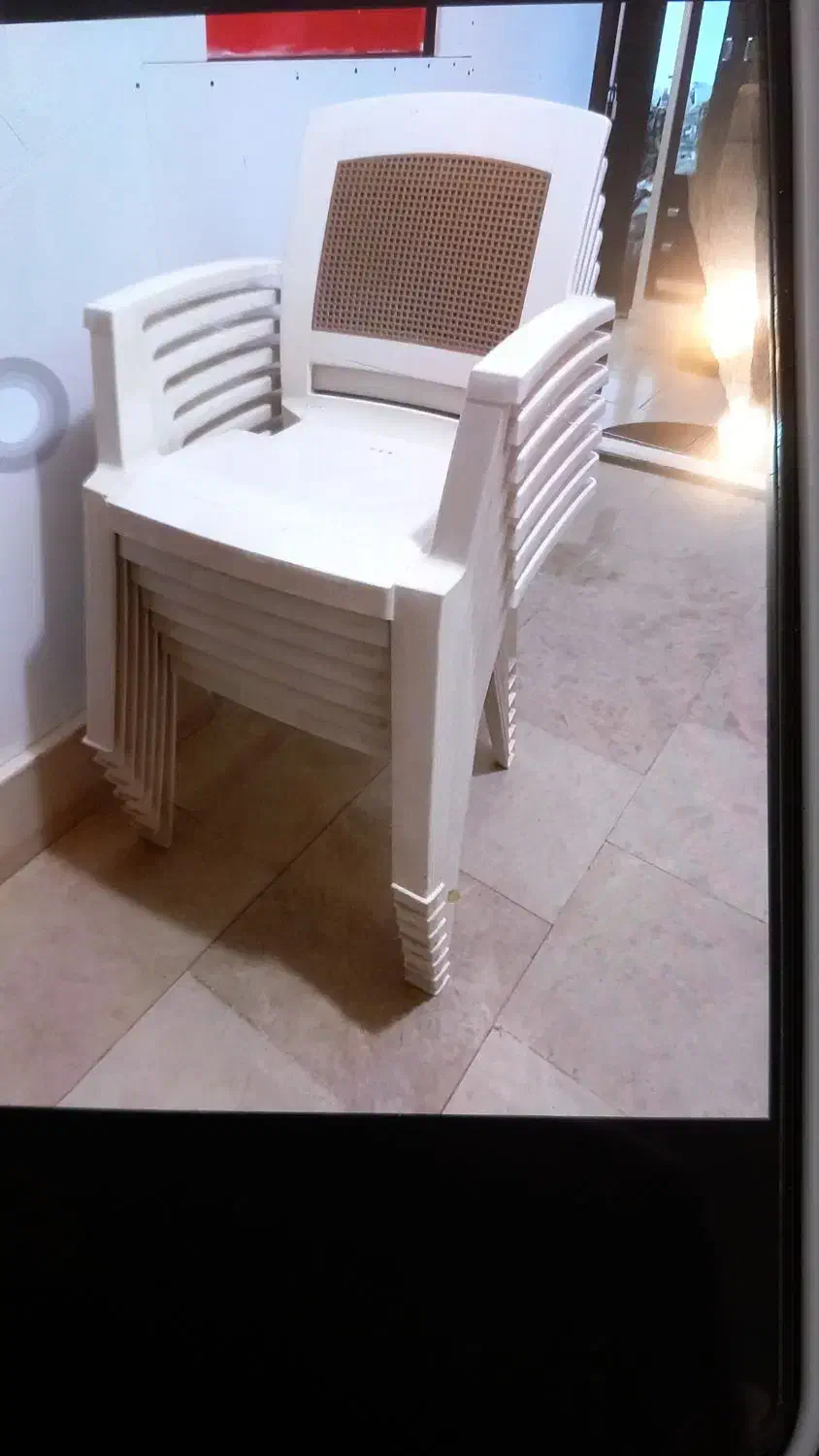 صندلی حیاطی|صندلی و نیمکت|پردیس, فاز ۳|دیوار