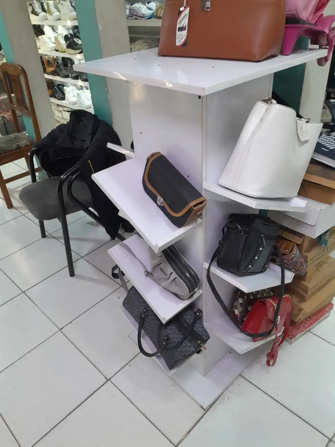 دوعدد دکور کیف یاکفش به قیمت مناسب|فروشگاه و مغازه|یزد, |دیوار