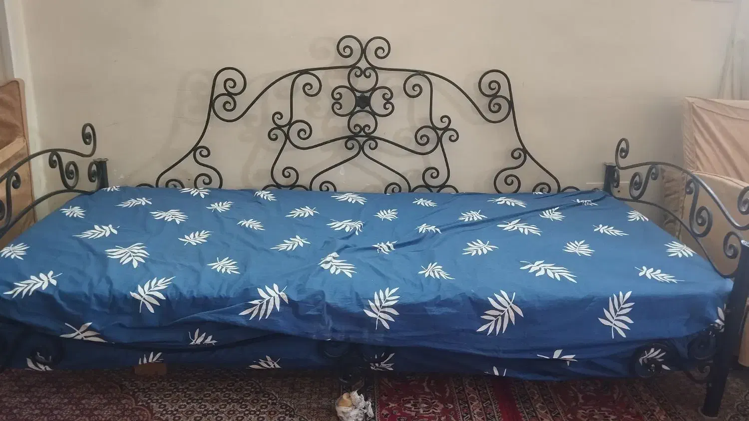 تخت فرفوژه واقعی|تخت و سرویس خواب|یزد, |دیوار