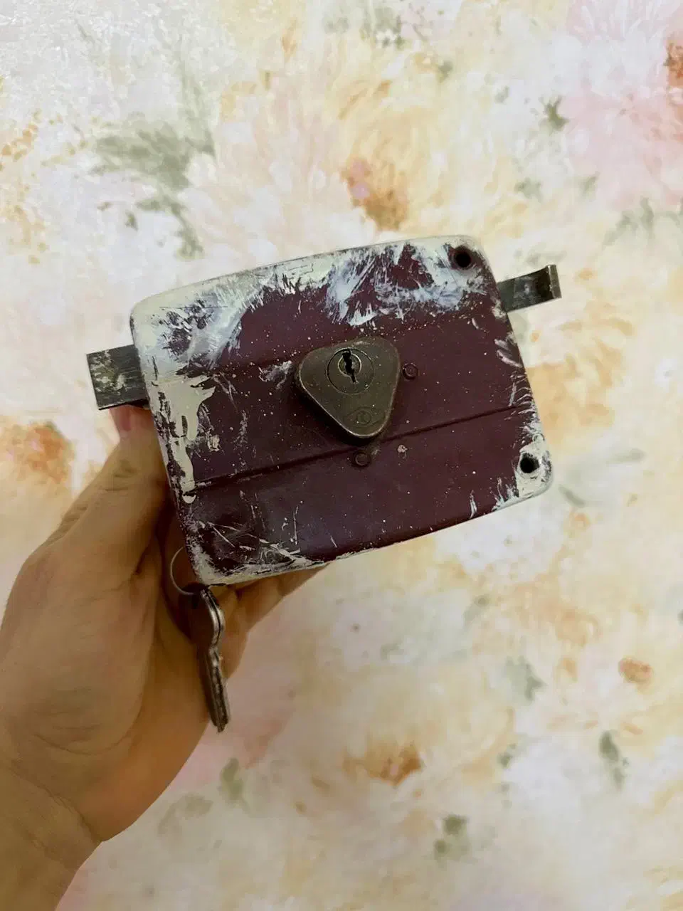 قفل درب قدیمی|کلکسیون اشیاء عتیقه|برازجان, |دیوار