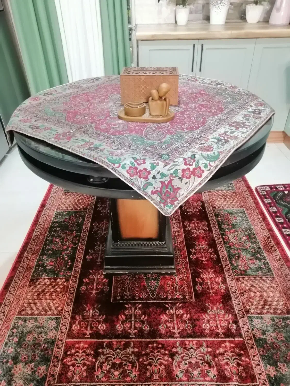 میز ناهارخوری گرد 4 نفره|میز و صندلی غذاخوری|قم, پردیسان|دیوار