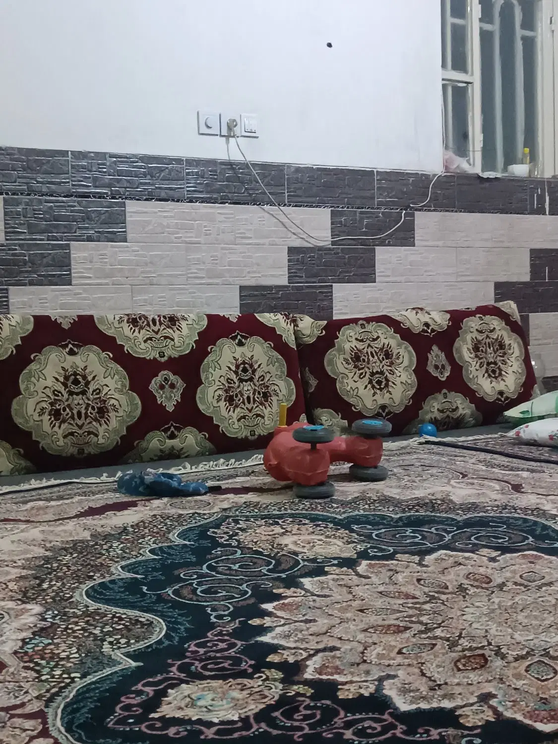 پشتی 2عدد|پشتی|زاهدان, |دیوار