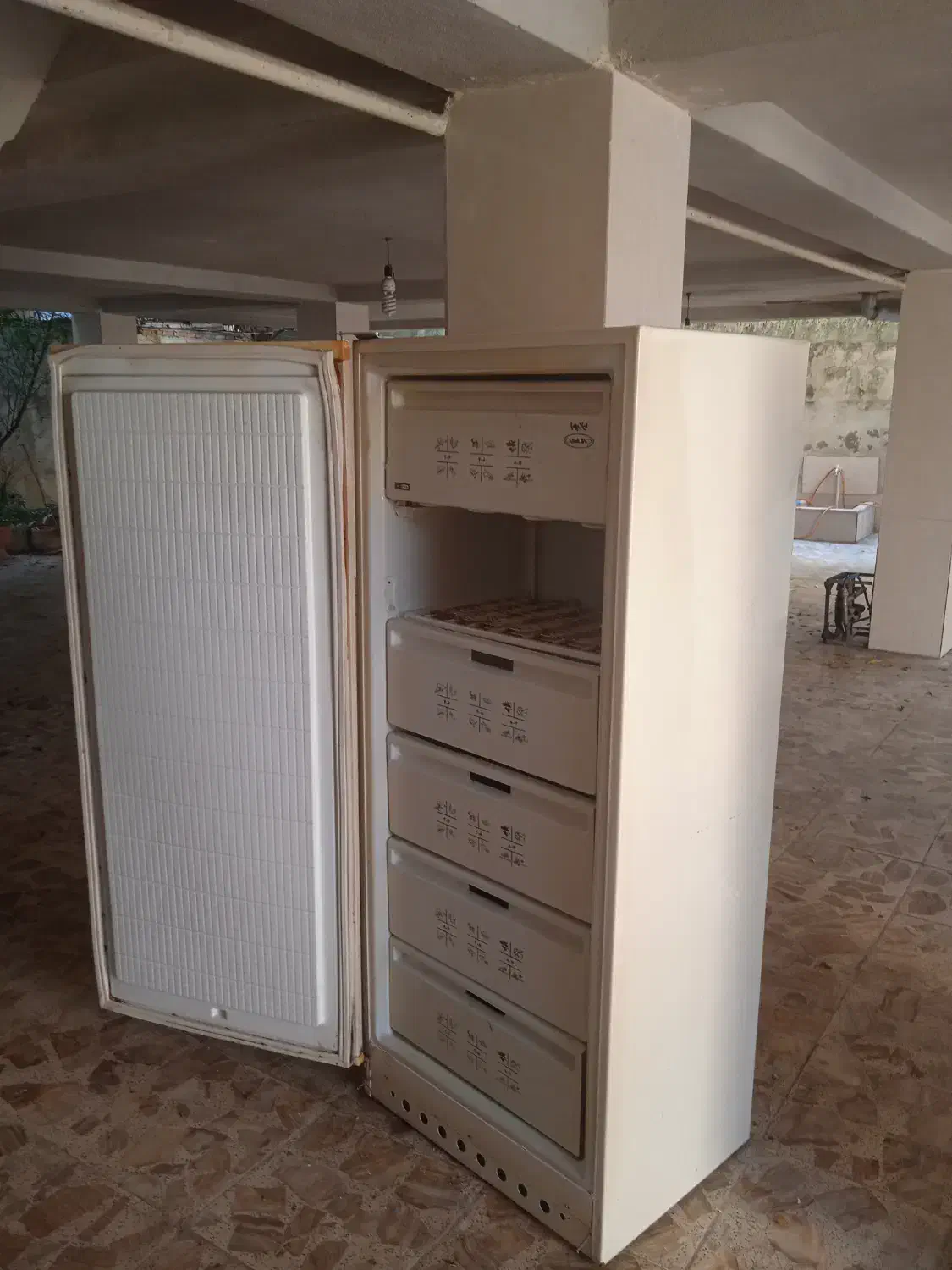 فریزر ۶کشو ایران پویا یا ژنرال استیل قدیم|یخچال و فریزر|قائمشهر, |دیوار