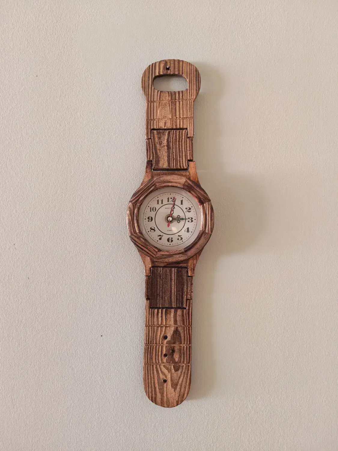 ساعت دیواری مدل ساعت مچی|ساعت دیواری و تزئینی|تهران, سنائی|دیوار