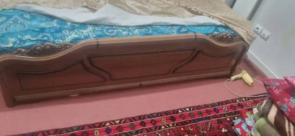 تخت خواب دو نفره  با آینه کنسول 4 کشو سالم|تخت و سرویس خواب|سهند, |دیوار