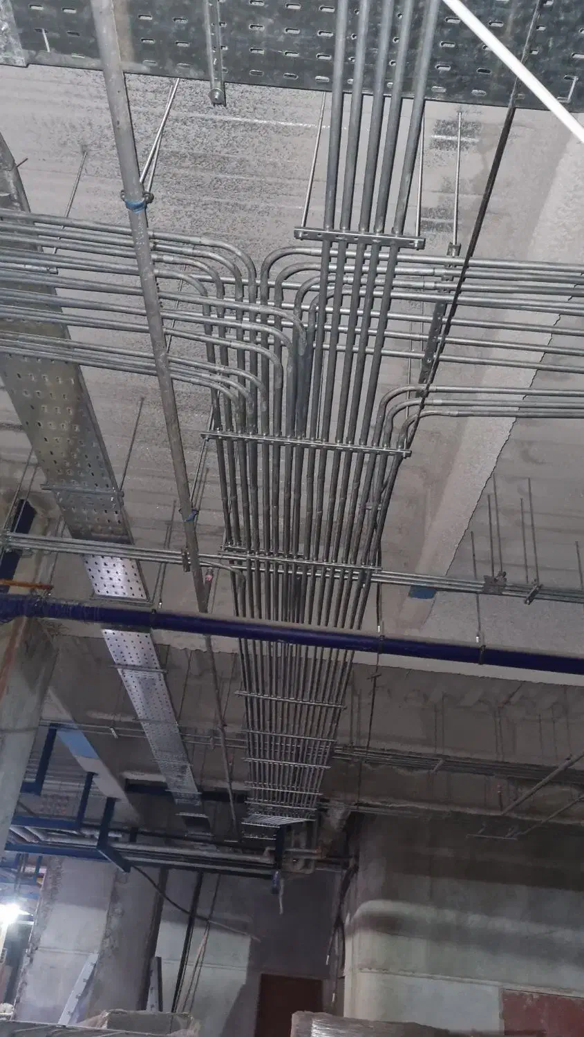 نیازمند نیرو برقکار|استخدام معماری، عمران و ساختمانی|شیراز, شهرک برف فروشان|دیوار