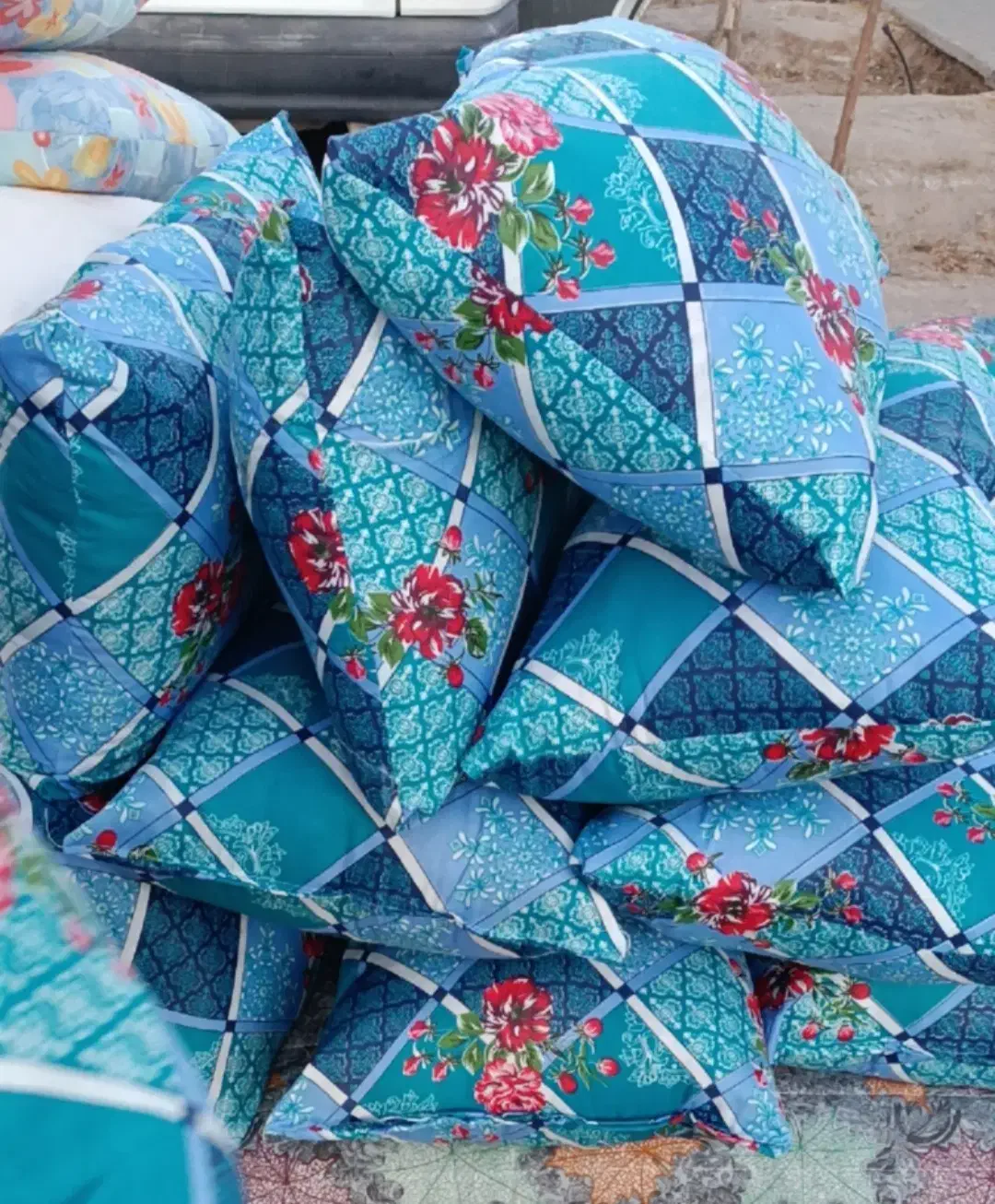 فروش تشک مسافرتی و بالشت با ارسال رایگان|رختخواب، بالش، پتو|بیرجند, |دیوار