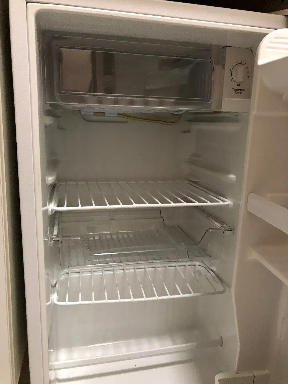 یخچال ال جی ۵ فوت یا یخچال هتلی RF15W|یخچال و فریزر|تهران, ایرانشهر|دیوار