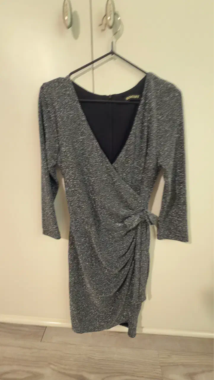 لباس هایی نو و تگ دار و یا در حد نو ترک|لباس|گنبد کاووس, |دیوار