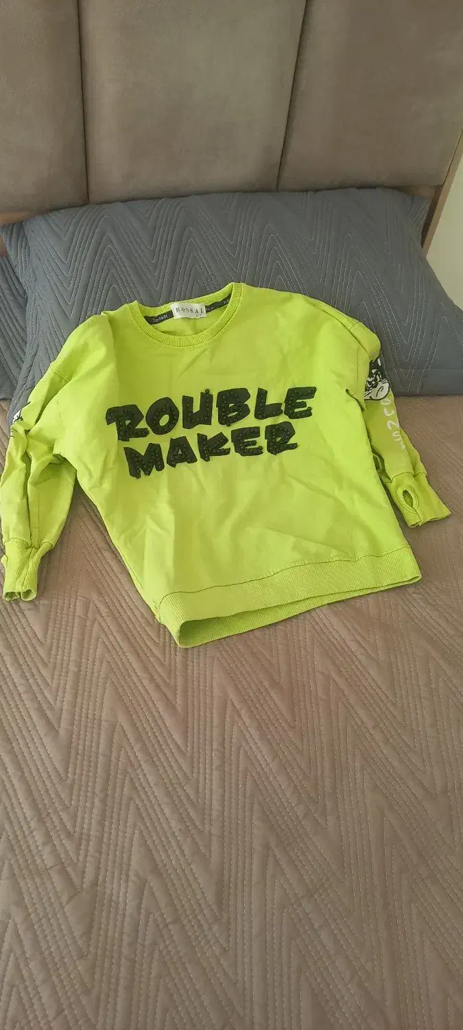 مقدار ی  لباس از چهار تا نه سال  دخترانه وپسرانه|کفش و لباس بچه|بروجرد, |دیوار