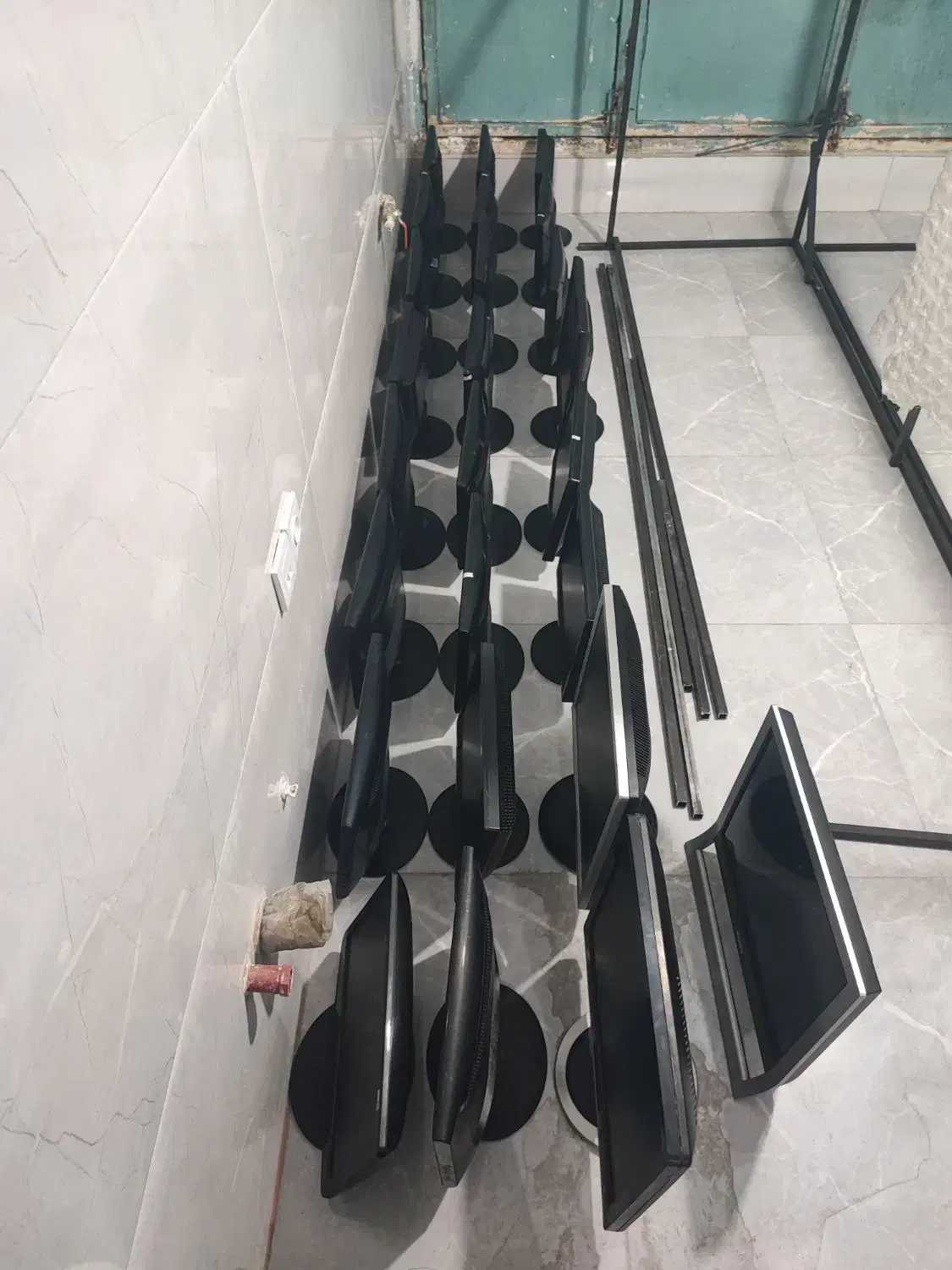 مانیتور۱۶.۱۷.۱۹ مناسب اداره.دوربین.گیم نت تست۱ماهه|قطعات و لوازم جانبی رایانه|ری, منصوریه منگل|دیوار