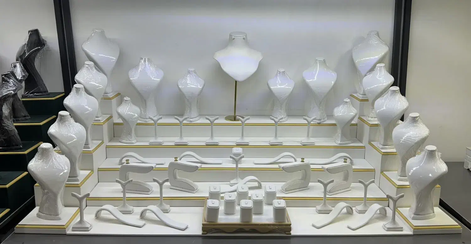 مانکن طلا ' دکورطلا ' ویترین آماده|فروشگاه و مغازه|تهران, شادمان|دیوار