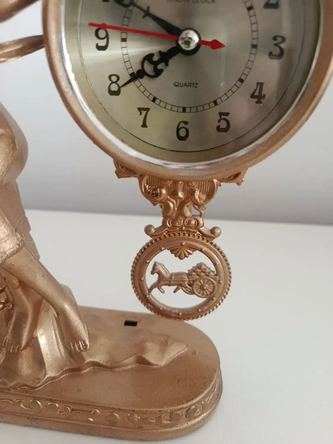 ساعت با دختر در حال مطالعه|ساعت دیواری و تزئینی|مهاباد (آذربایجان غربی), |دیوار