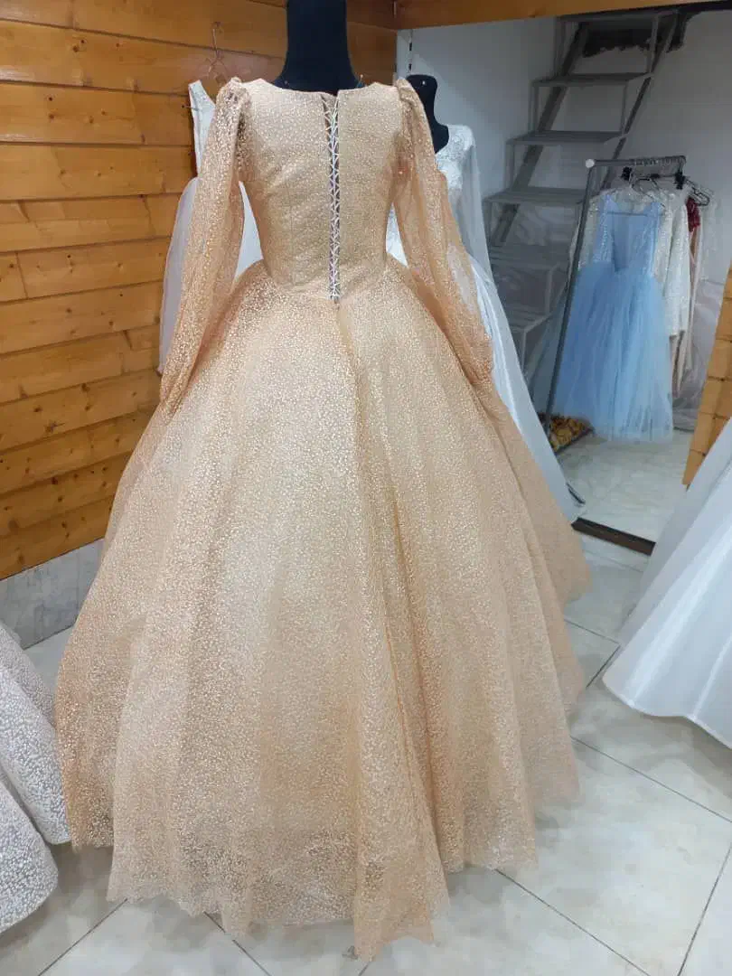 لباس عقد|لباس|کلاله, |دیوار