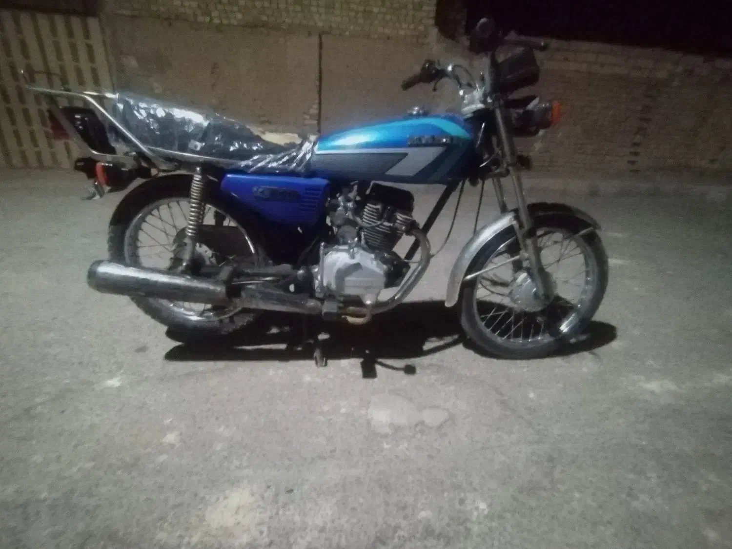 موتور هندا 125 باستان|موتورسیکلت|میبد, |دیوار
