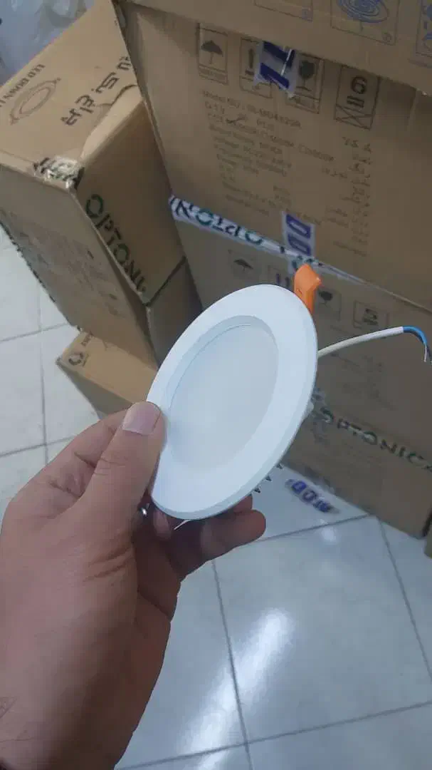 لامپ هالوژن ۹وات SMD هیت سینک دار اپتونیکا|لامپ و چراغ|اهواز, پردیس|دیوار