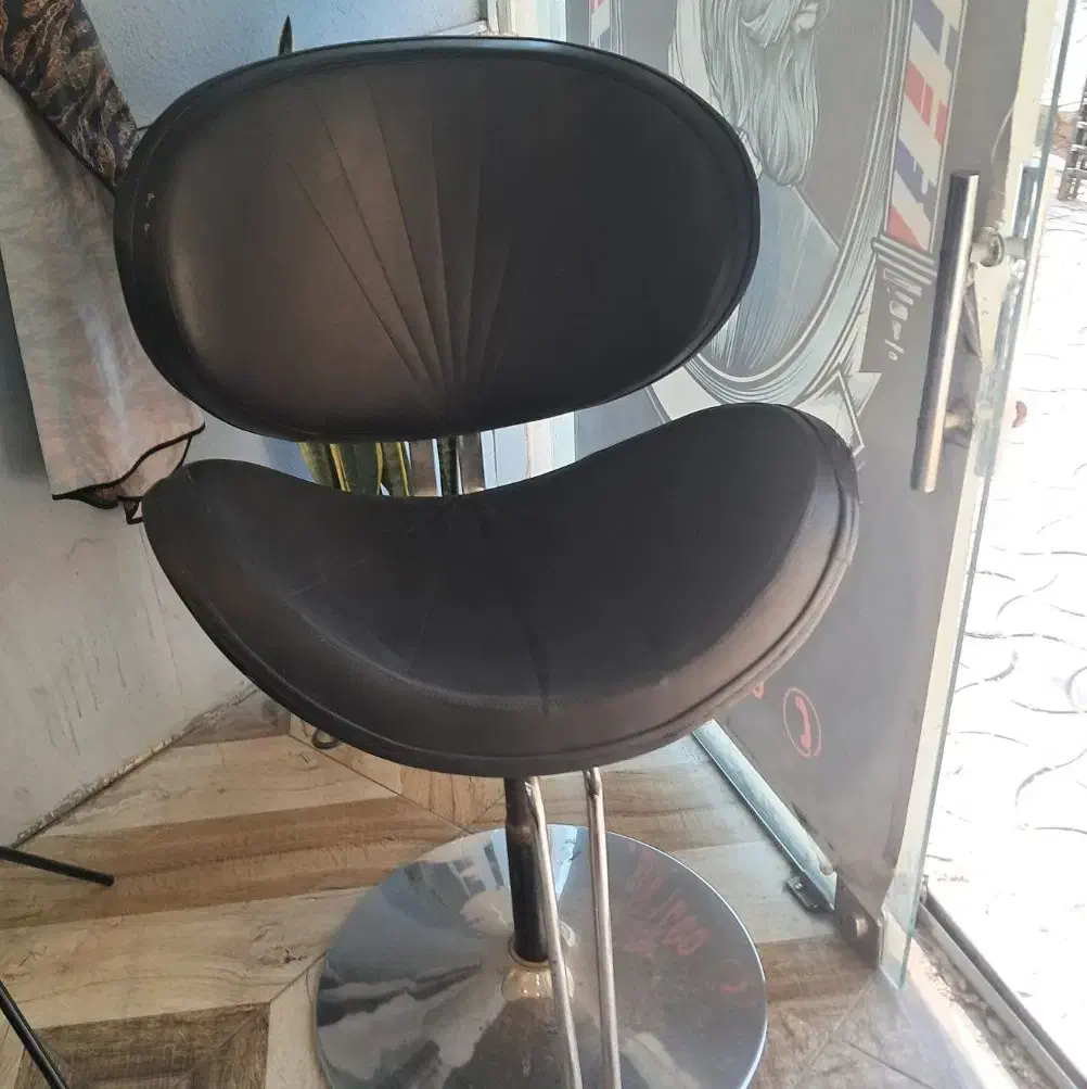 اسپیکر و صندلی اصلاح|سیستم صوتی خانگی|مشهد, هفت تیر (آب و برق)|دیوار