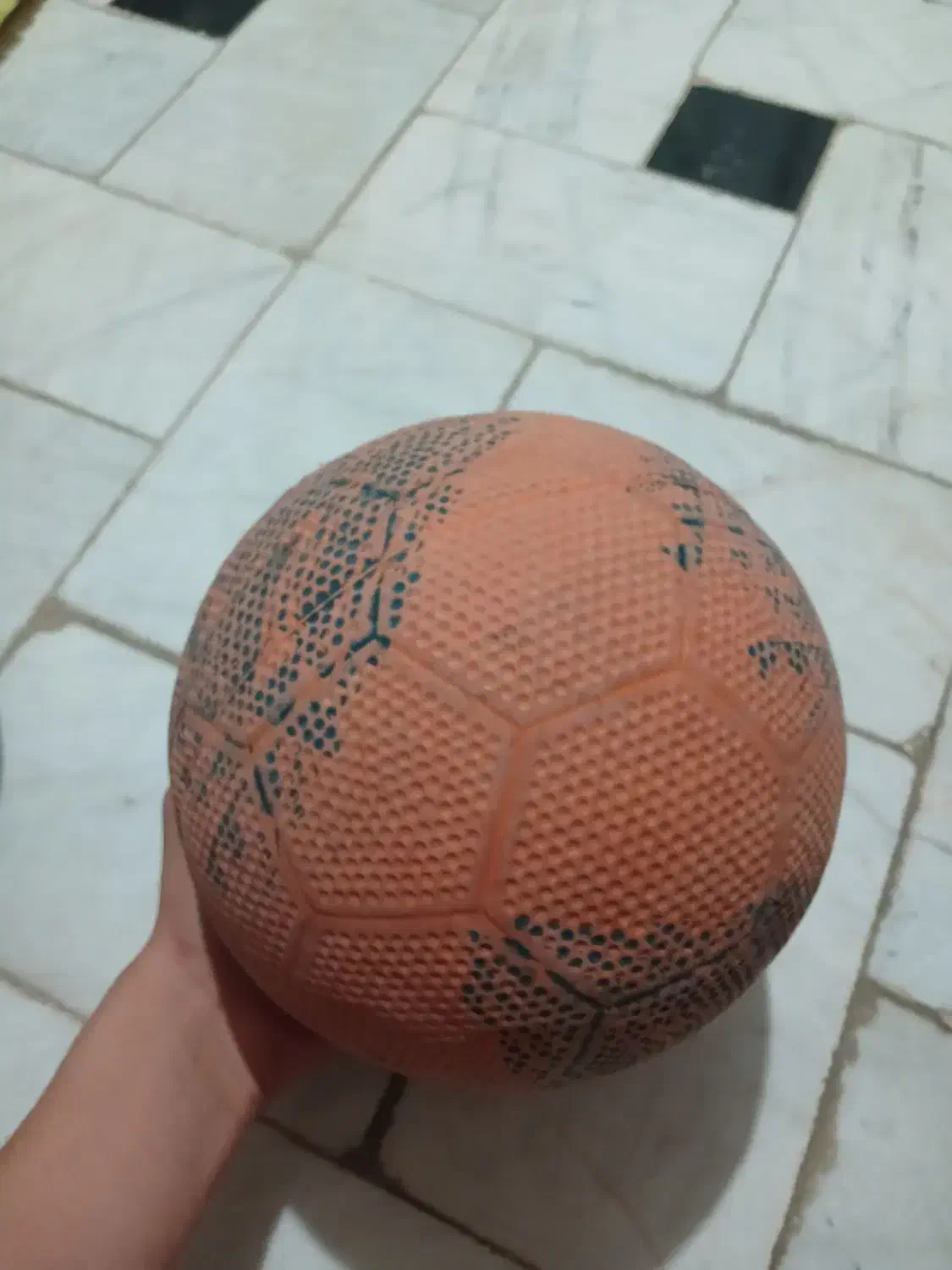 ۲عدد توپ سالم|ورزش‌های توپی|قم, ولیعصر|دیوار