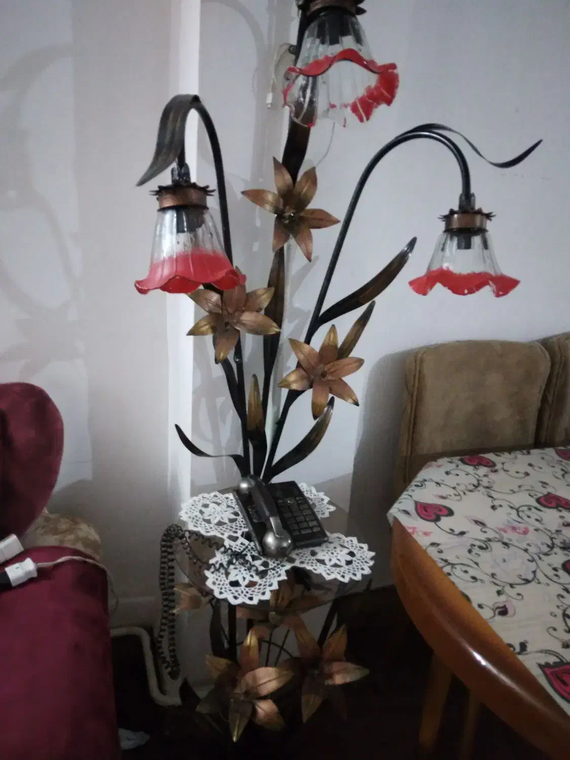 یک عدد آباژور با جا تلفنی به فروش میرسد|چراغ خواب و آباژور|خوی, |دیوار