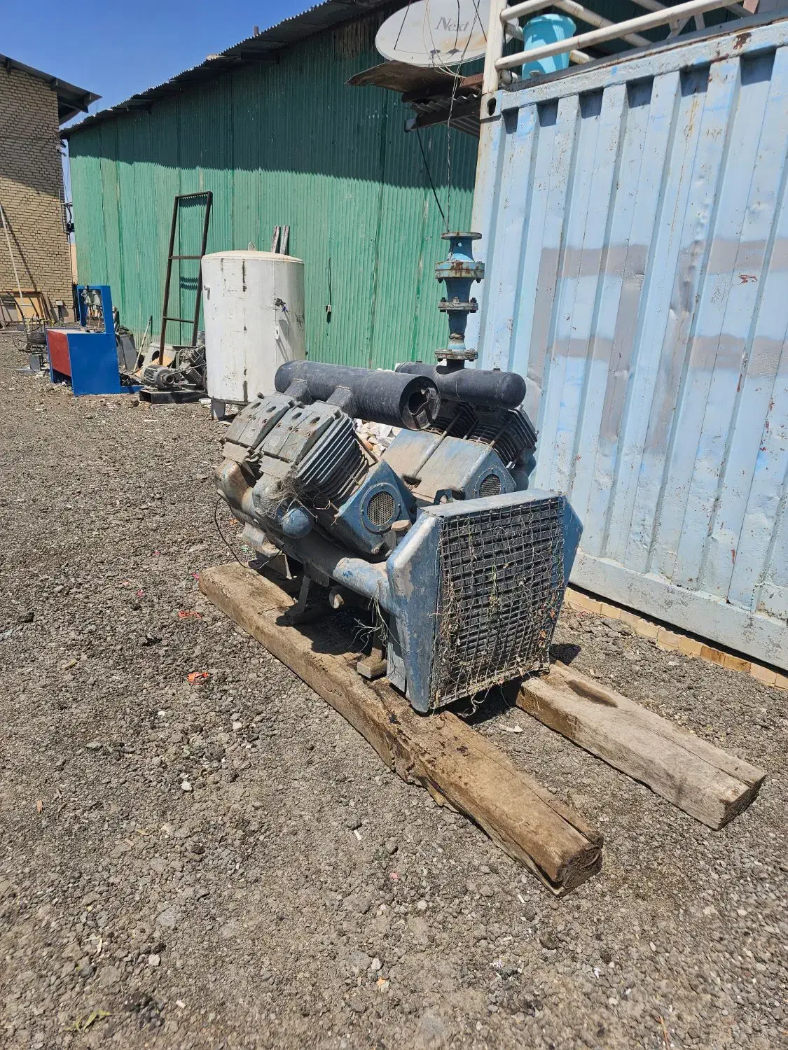 یک دستگاه کمپرسور پیستونی برومواید ساخت انگلستان|ماشینآلات صنعتی|رباطکریم, پرندک|دیوار