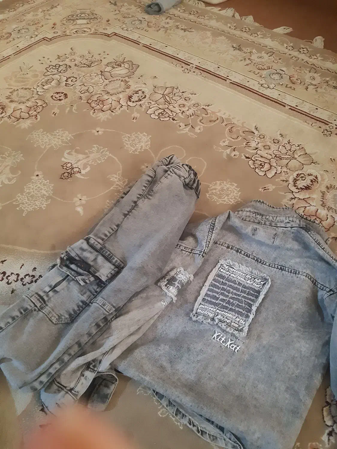 انواع لباس بچه|کفش و لباس بچه|ری, علایین|دیوار