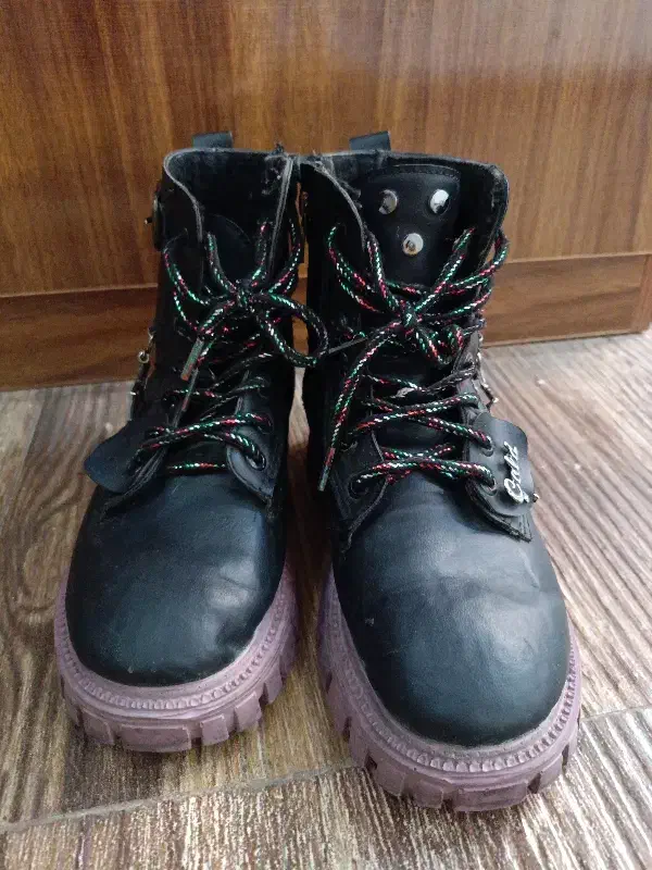 کفش بوت بچگانه سایز 31|کیف، کفش، کمربند|محمدشهر, سیدآباد|دیوار