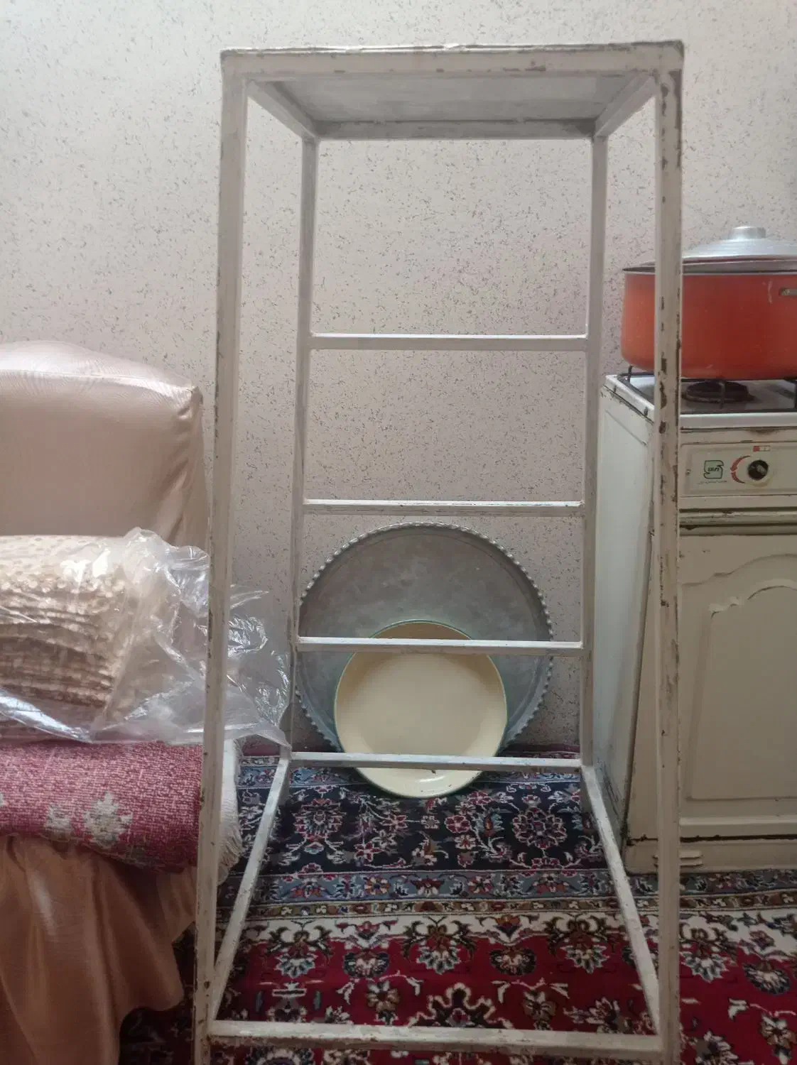 چهار پایه|صندلی و نیمکت|ارومیه, |دیوار