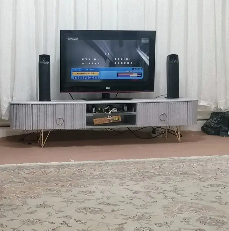 میز تلویزیون در حد نو|میز تلویزیون|پاکدشت, پاکدشت (مامازند)|دیوار