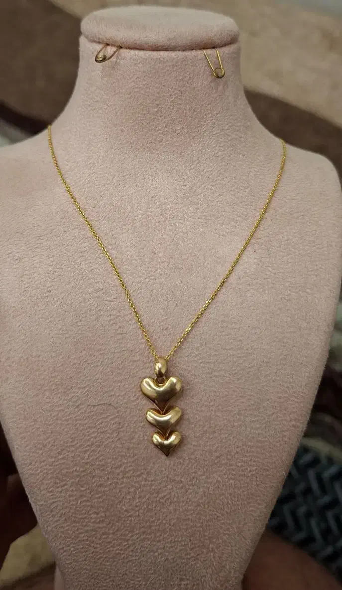 گردنبند مینیمال|جواهرات|شیراز, شاهچراغ|دیوار